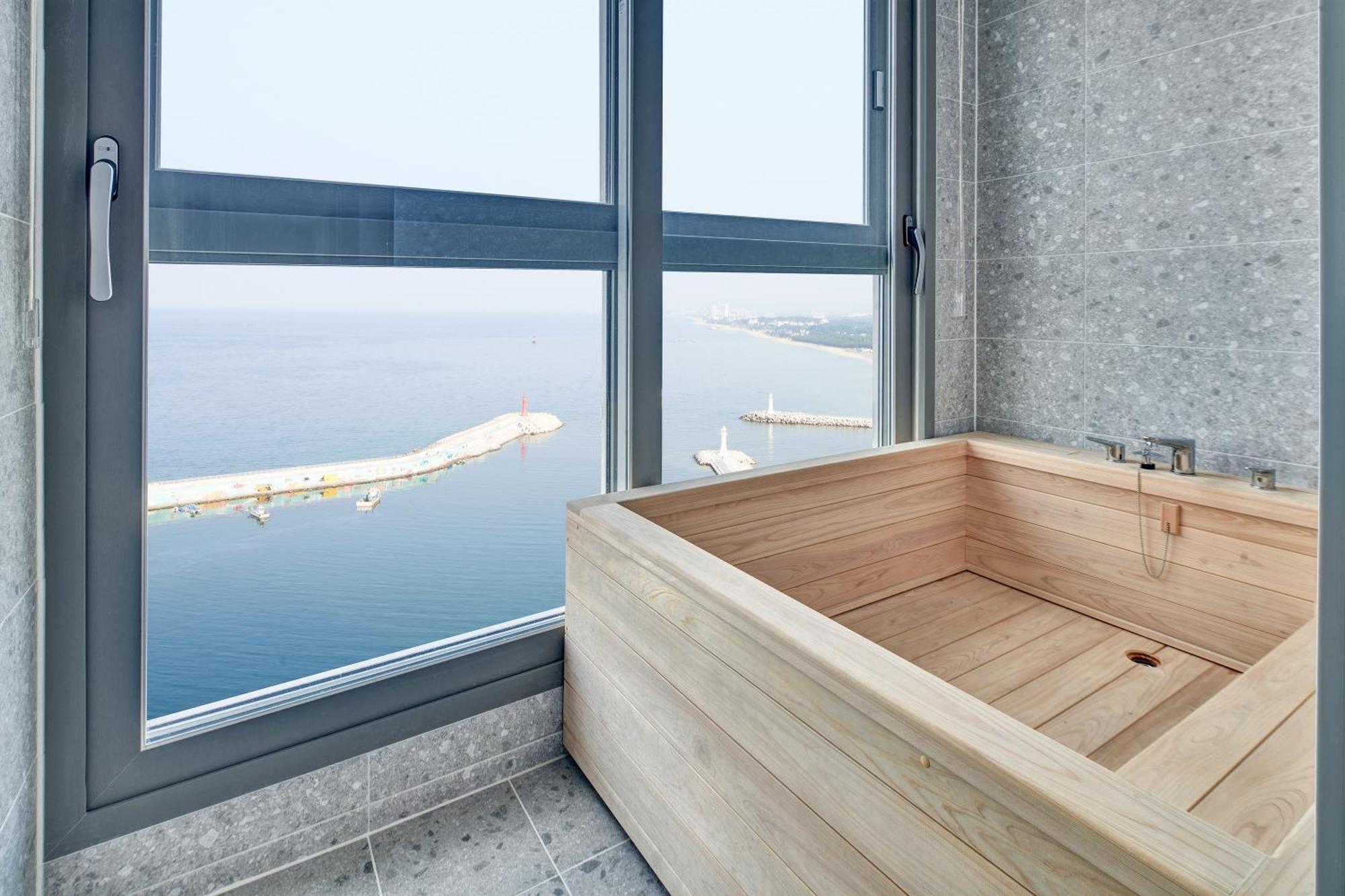 Chonpines Ocean 4*